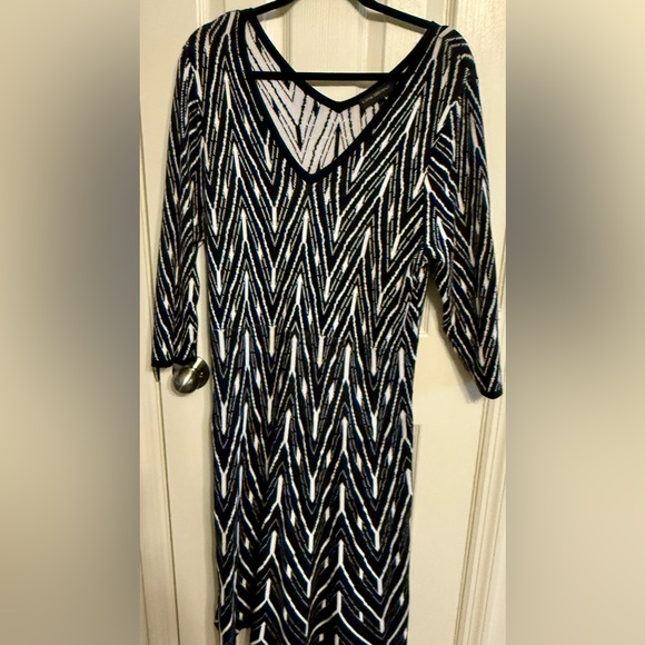 Lane Bryant Dresses & Skirts - Lane Bryant Monochrome‎ Chevron Long Sleeve Dress
